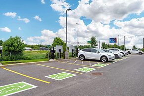 GLō Best Western Kanata Ottawa West