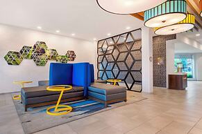 GLō Best Western Kanata Ottawa West