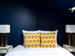 Luxury 2 Bedroom Duplex - Beautiful Monument View