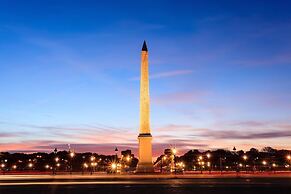 Luxury 2 Bedroom Duplex - Beautiful Monument View