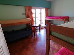 Alamo Hostel & Suites