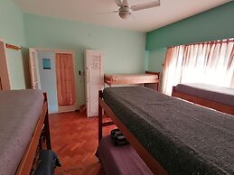 Alamo Hostel & Suites