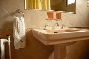 Alamo Hostel & Suites