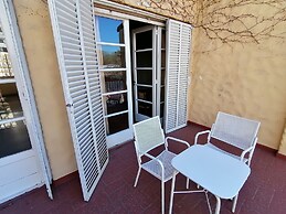 Alamo Hostel & Suites