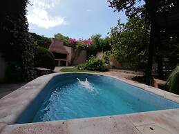 Alamo Hostel & Suites