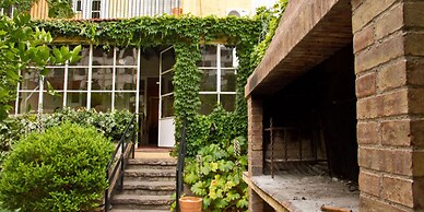 Alamo Hostel & Suites