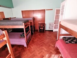 Alamo Hostel & Suites