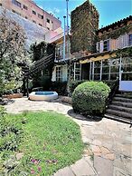 Alamo Hostel & Suites