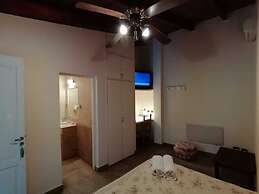 Alamo Hostel & Suites