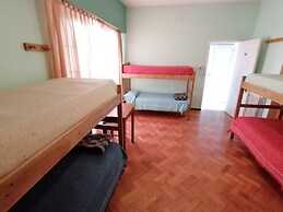 Alamo Hostel & Suites