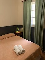 Alamo Hostel & Suites