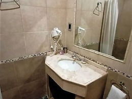 Alamo Hostel & Suites