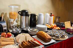 Alamo Hostel & Suites