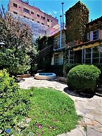 Alamo Hostel & Suites