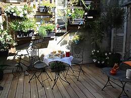 Une Chambre en Ville