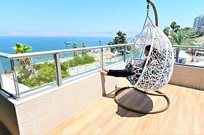 Galilee Triple Terrace