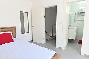 Galilee Triple Terrace