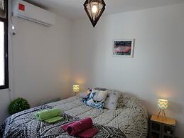 Beautiful Quiet Apartment Near Aristides