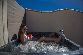 Ocean's Resort Villa Vorla