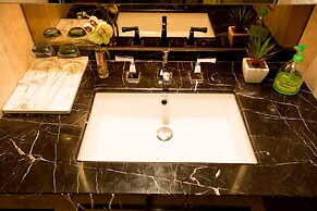 S.L.D-Yicen International Apartment Poly