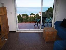 Apartment With sea Views in Llan?? - 1052