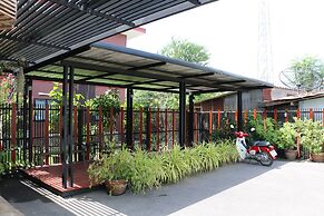 Thyme Xeriscape Hostel