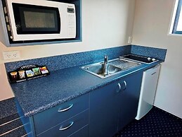 Bay City Motor Lodge