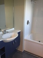 Bay City Motor Lodge