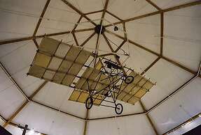 Bay City Motor Lodge