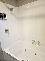 Bay City Motor Lodge