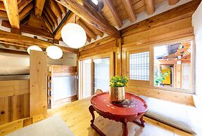 Open Real Luxury Korean Hanok