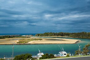 Southbound Escape at the Wharf