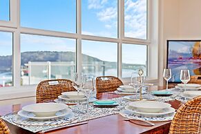 Southbound Escape at the Wharf