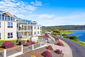 Southbound Escape at the Wharf