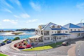 Southbound Escape at the Wharf