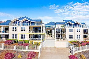 Southbound Escape at the Wharf