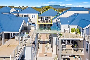 Southbound Escape at the Wharf