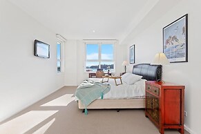 Southbound Escape at the Wharf