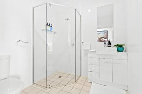 Southbound Escape at the Wharf