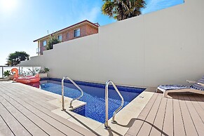 Southbound Escape at the Wharf