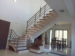 Walnut Villa