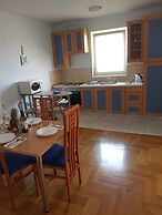 Apartments Dunja Malinska