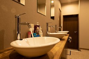 bnb+ Secret Base Mejiro - Hostel