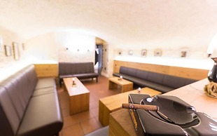 Bacchus Hotel