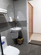 Ven Song Riverside Hotel