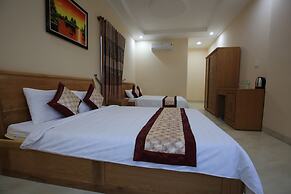 Ven Song Riverside Hotel