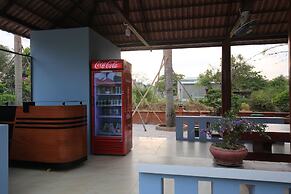 Ven Song Riverside Hotel