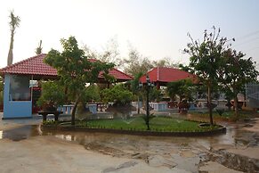 Ven Song Riverside Hotel