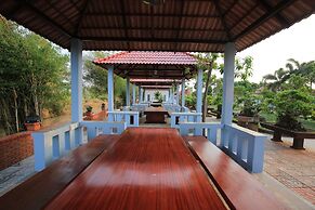 Ven Song Riverside Hotel