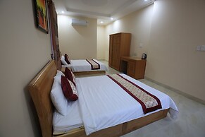 Ven Song Riverside Hotel